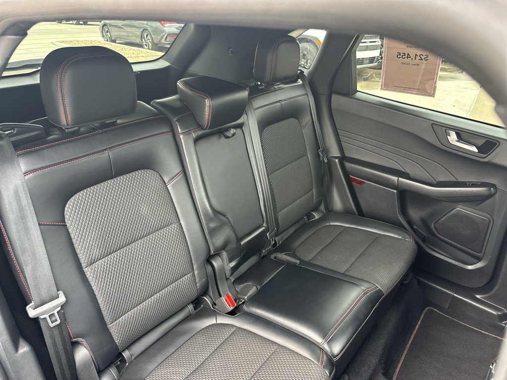 Used 2023 Ford Escape ST-Line w/ Tech Pack #1 AWD/4WD image 31