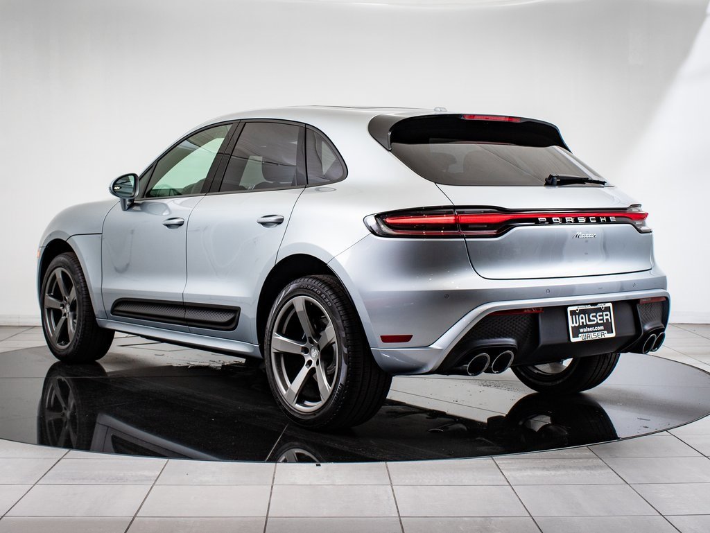 Used 2025 Porsche Macan image 3