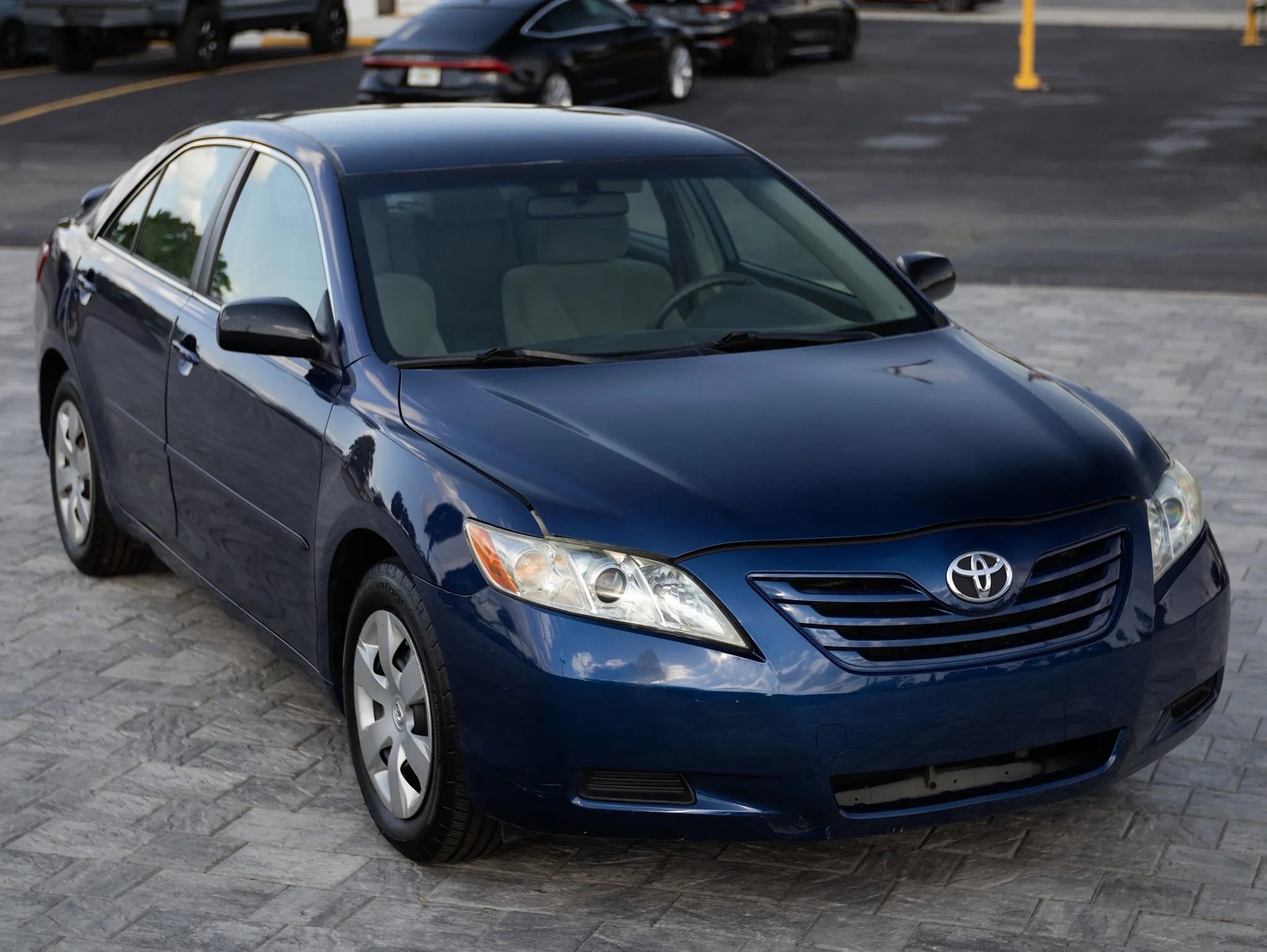 Used 2007 Toyota Camry XLE FWD image 2