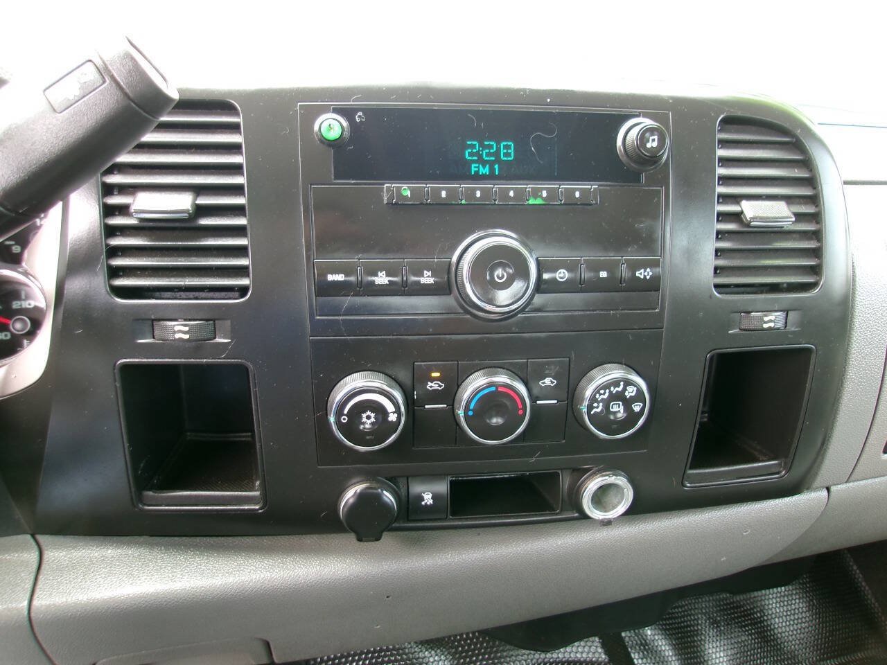 Used 2010 Chevrolet Silverado 2500 W/T AWD/4WD image 17