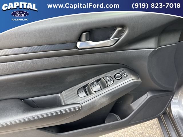 Used 2024 Nissan Altima 2.5 SV FWD image 20