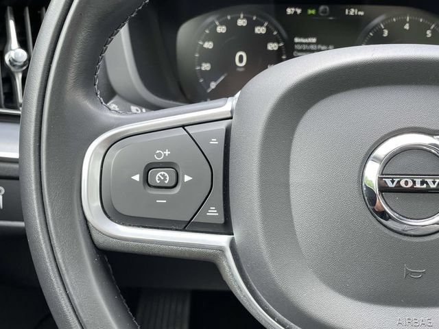 Used 2019 Volvo XC60 T6 Momentum w/ Multimedia Package AWD/4WD image 37