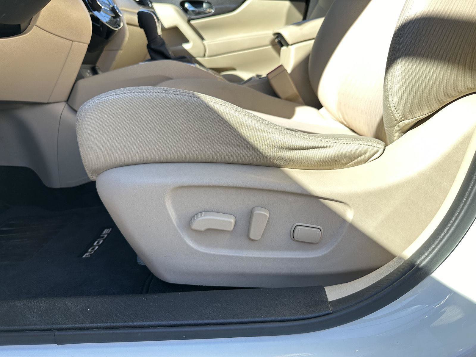 Used 2020 Nissan Rogue SV AWD/4WD image 31