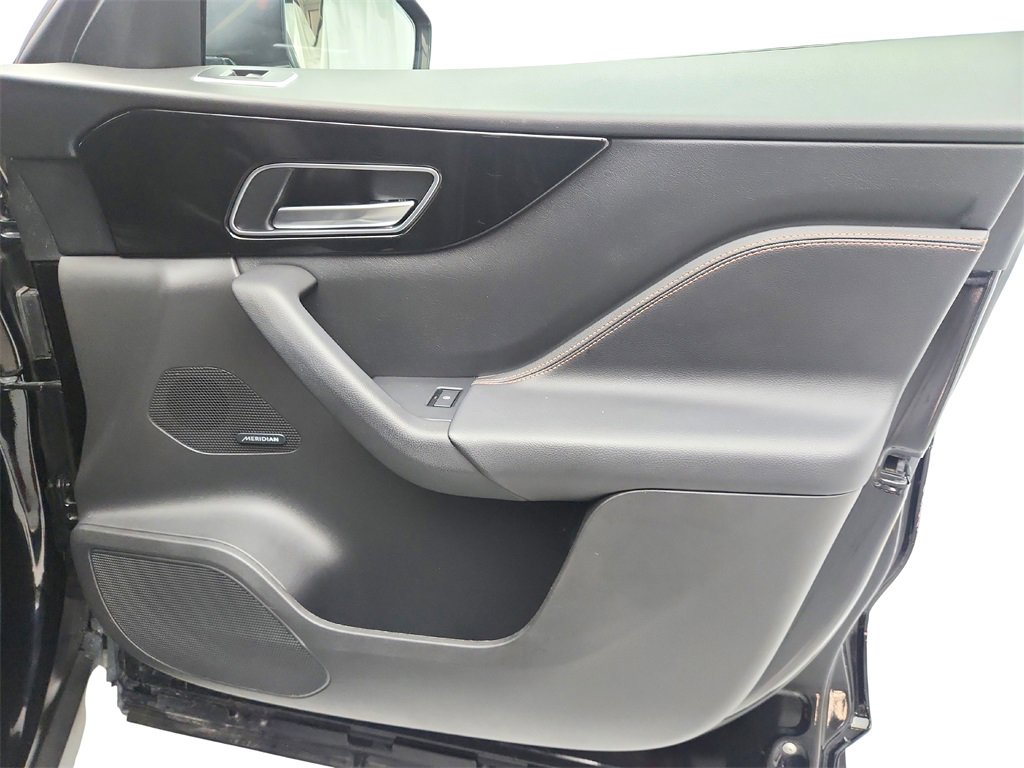 Used 2018 Jaguar F-PACE Prestige image 26