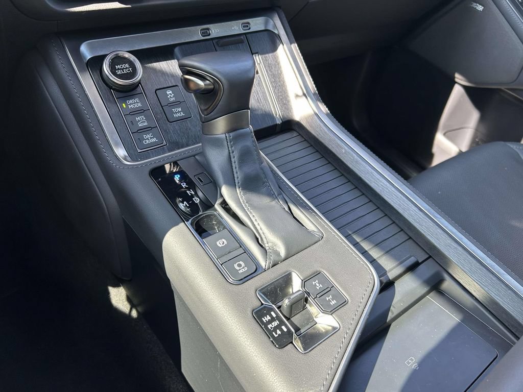 Used 2024 Lexus GX 550 AWD/4WD image 26