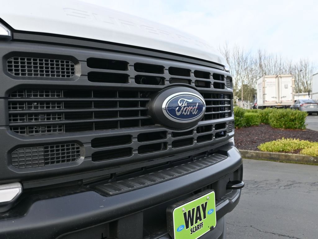 New 2025 Ford F550 4x4 Regular Cab Super Duty image 11