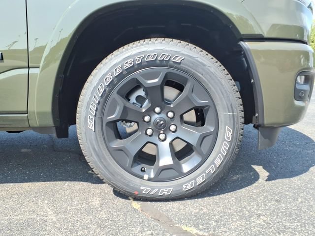 New 2027 RAM 1500 4x4 Crew Cab image 9