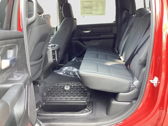 New 2026 RAM 1500 Express AWD/4WD image 13