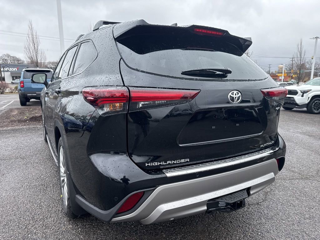 New 2026 Toyota Highlander Platinum image 18