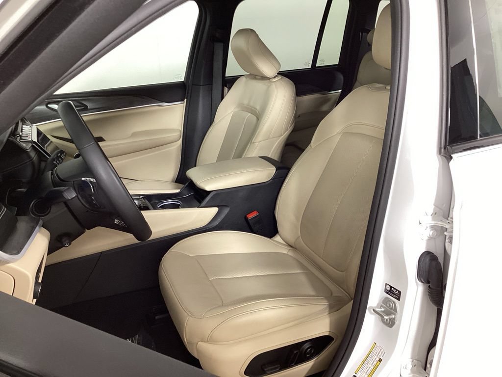Used 2024 Jeep Grand Cherokee Limited w/ Luxury Tech Group II AWD/4WD image 29