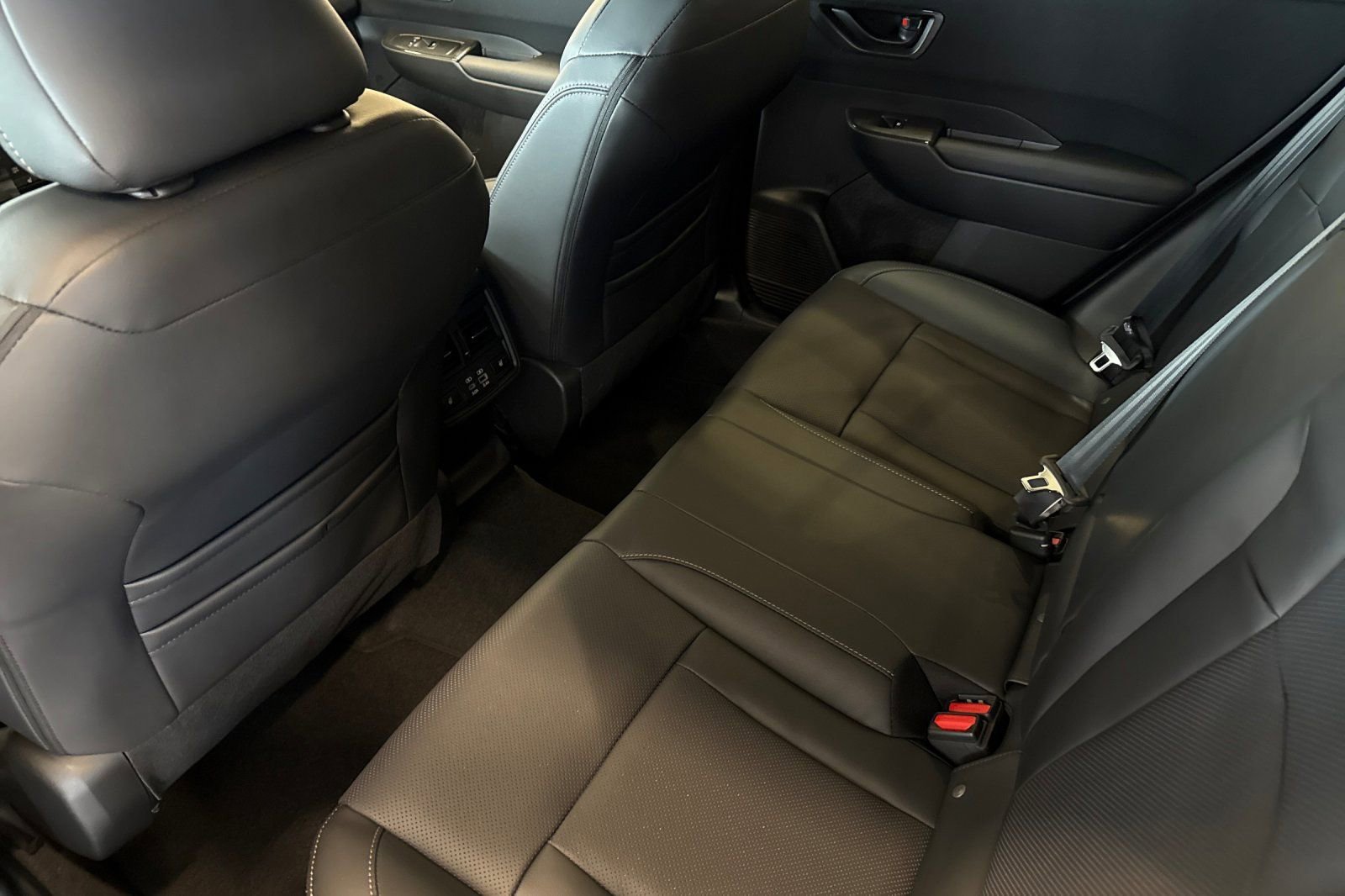 New 2026 Subaru Outback Limited AWD/4WD image 11