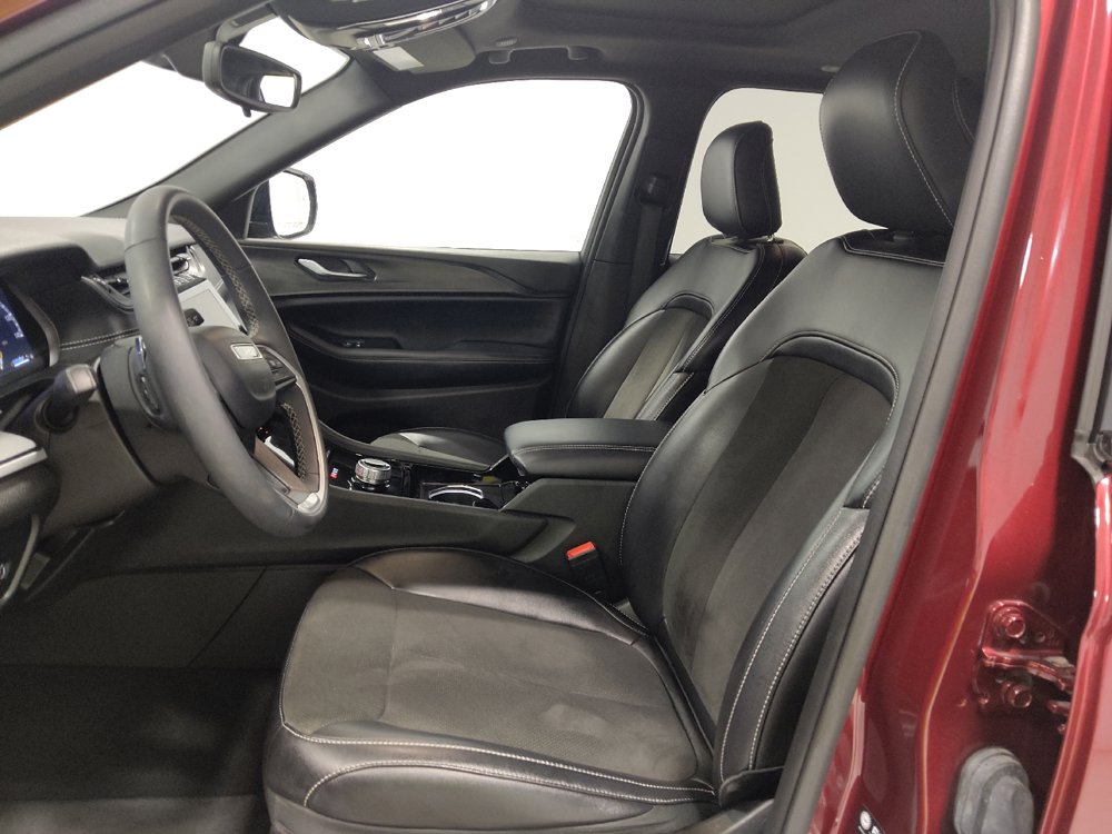 Used 2023 Jeep Grand Cherokee Altitude AWD/4WD image 17