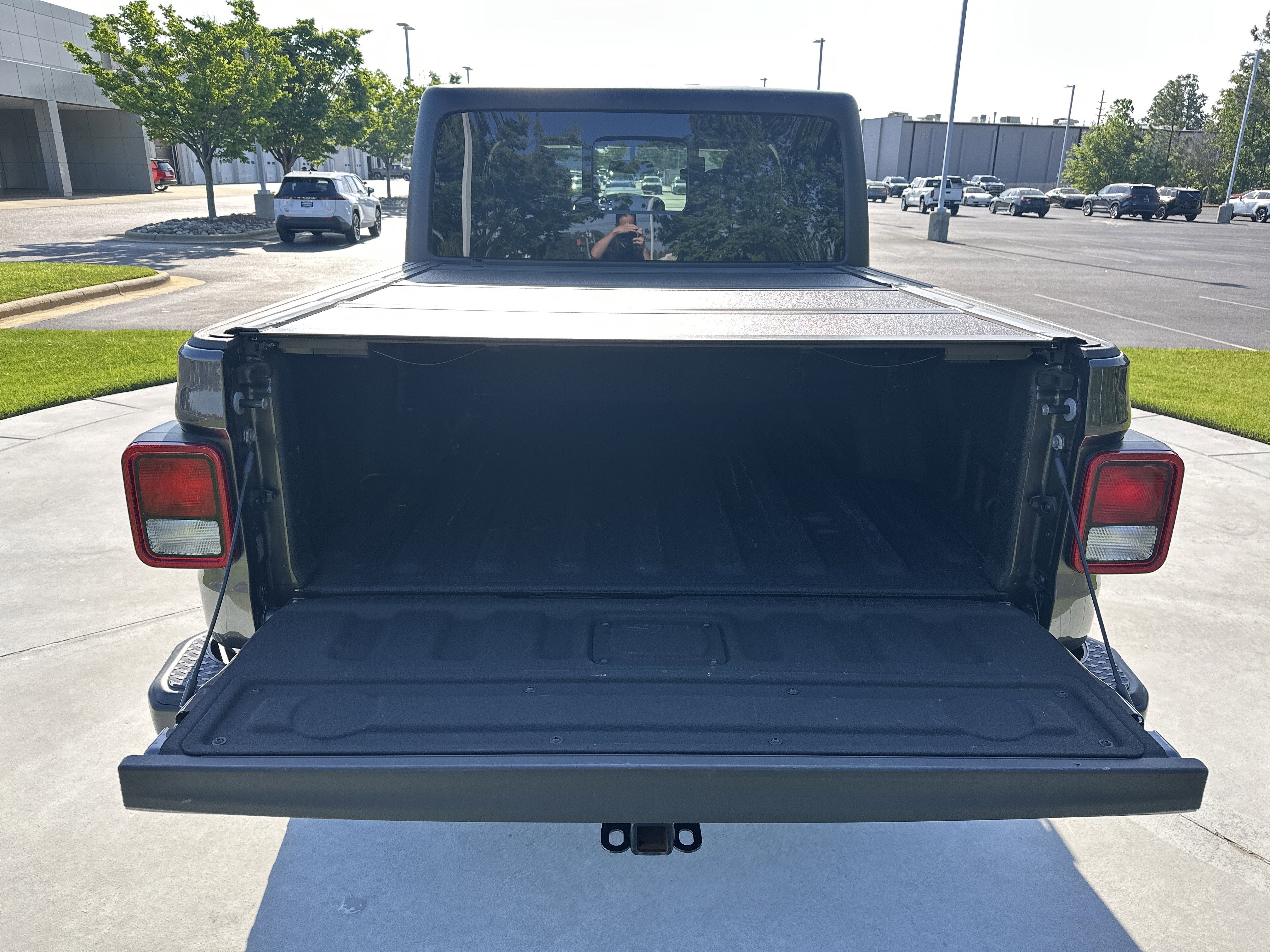 Used 2022 Jeep Gladiator Sport AWD/4WD image 32