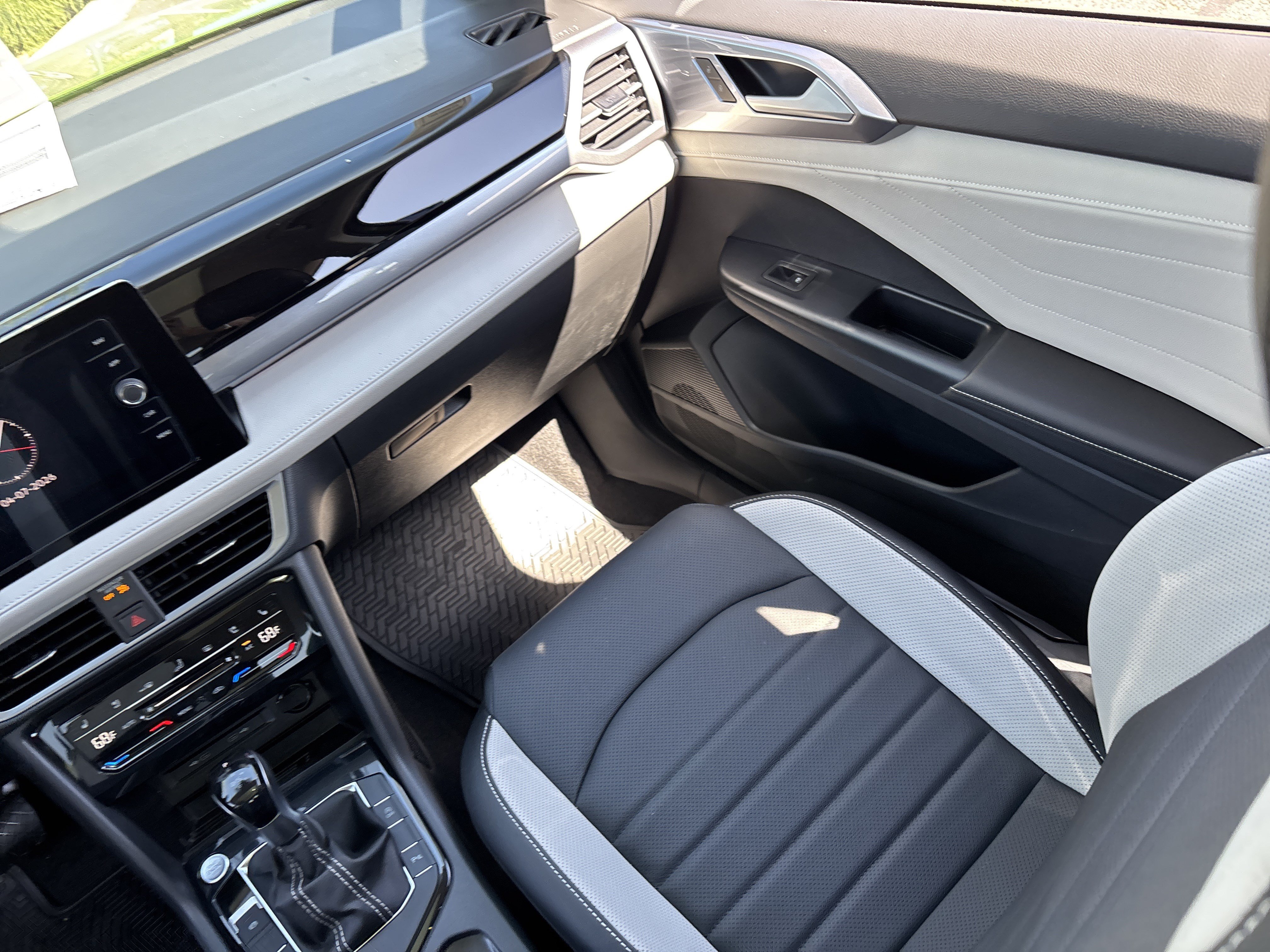 New 2026 Volkswagen Taos SEL AWD/4WD image 13