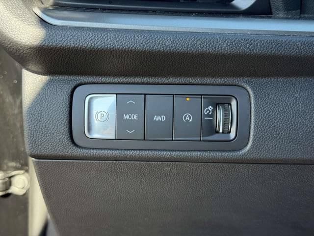 Used 2026 Chevrolet Traverse LT AWD/4WD image 21