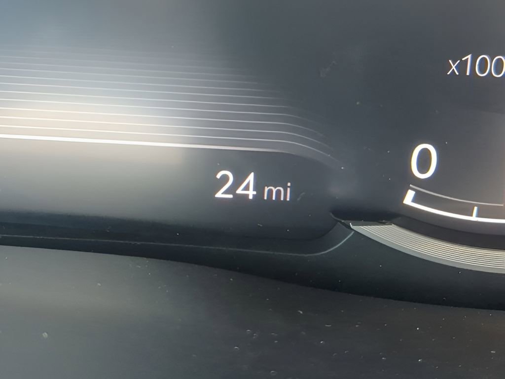 Used 2025 Genesis GV70 3.5T Sport image 29