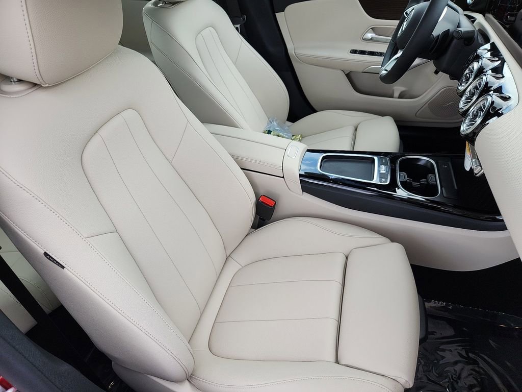 New 2025 Mercedes-Benz CLA 250 4MATIC image 17