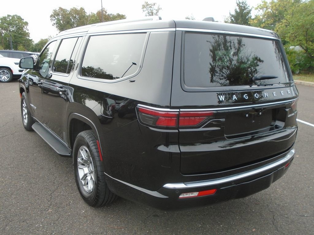 Used 2024 Jeep Wagoneer L Base image 4