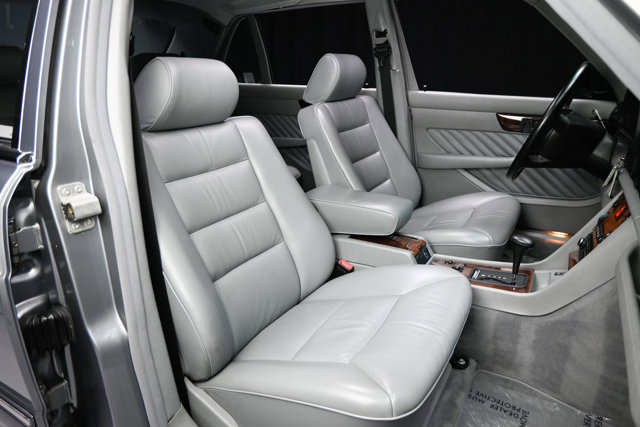 Used 1991 Mercedes-Benz 560 SEL image 10