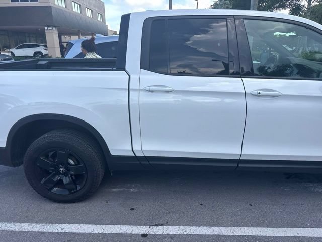 Used 2025 Honda Ridgeline Black Edition image 9