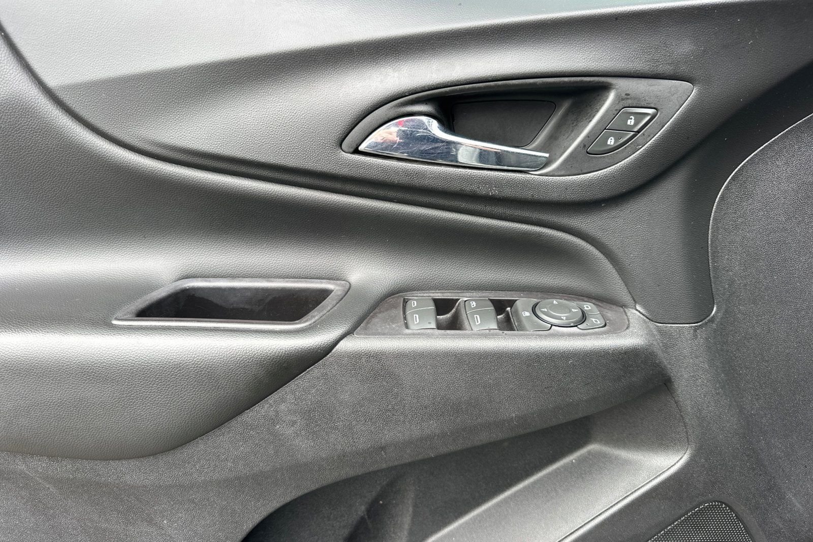 Used 2020 Chevrolet Equinox LT AWD/4WD image 11