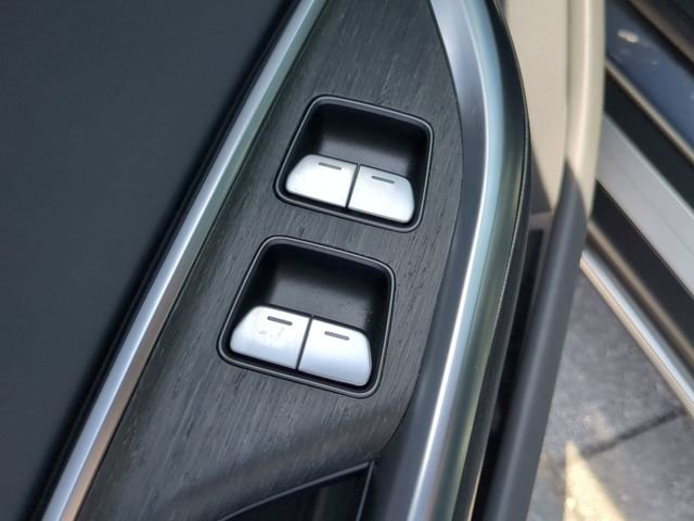 Used 2024 Lucid Air Pure RWD image 17