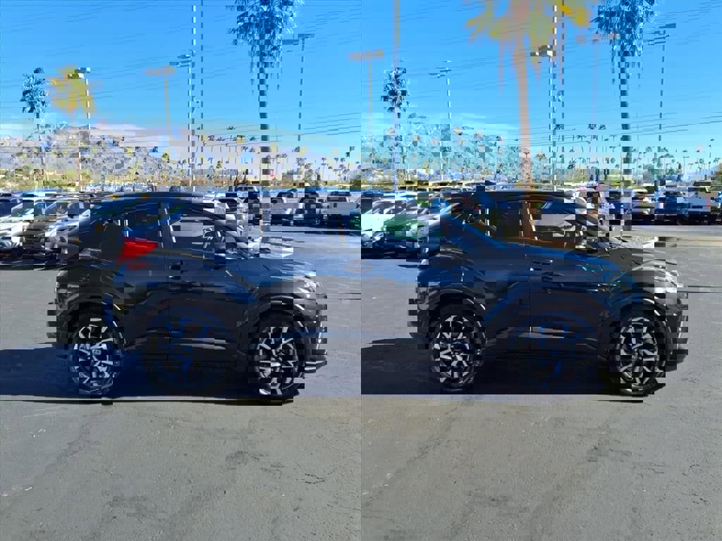 Used 2021 Toyota C-HR XLE image 10