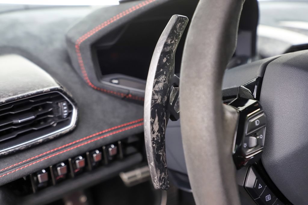Used 2018 Lamborghini Huracan Performante AWD/4WD image 29