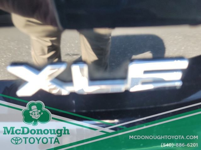 Used 2021 Toyota Highlander XLE image 26