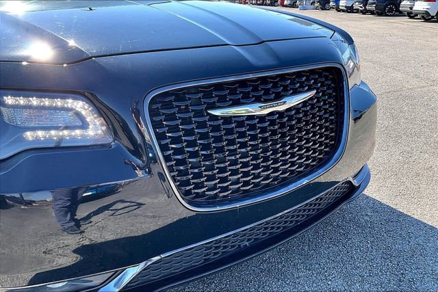 Used 2017 Chrysler 300 S image 27