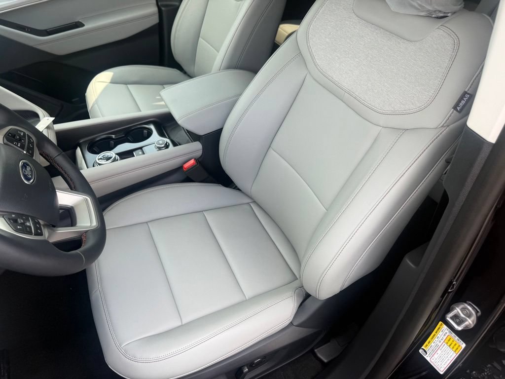 New 2026 Ford Explorer Active w/ Active Comfort Package AWD/4WD image 14