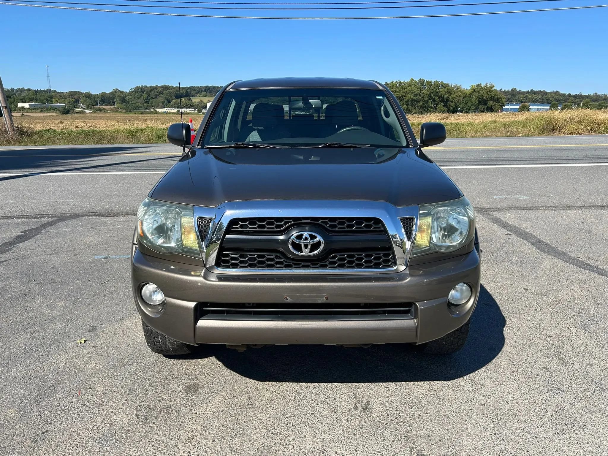 Used 2011 Toyota Tacoma 4x4 Double Cab w/ TRD Off-Road Pkg image 4