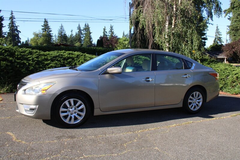 Used 2014 Nissan Altima 2.5 S w/ Display Audio Package FWD image 1