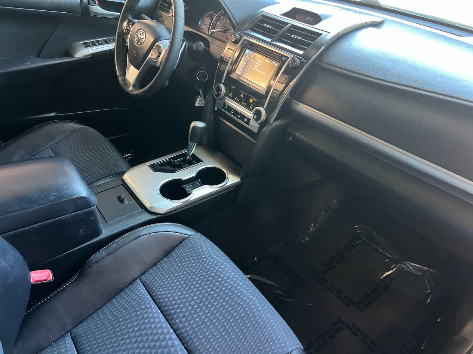 Used 2013 Toyota Camry SE FWD image 16