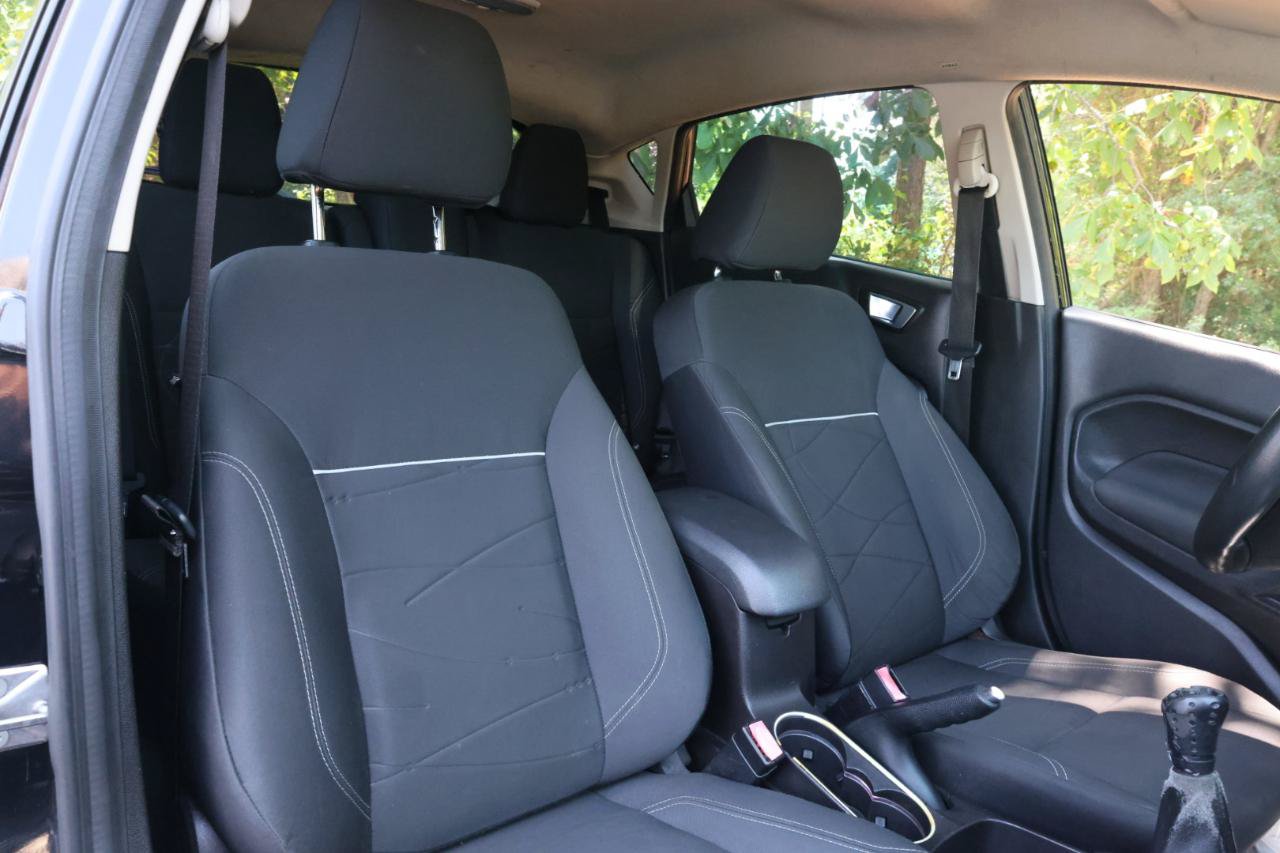 Used 2014 Ford Fiesta SE w/ Exterior Protection Package FWD image 18