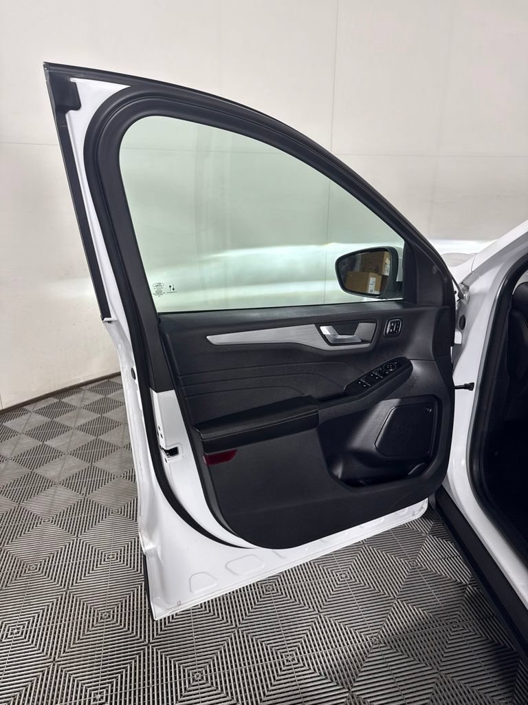 Used 2023 Ford Escape SE w/ PHEV Premium Package FWD image 15