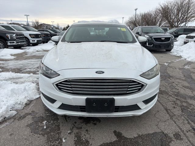 Used 2017 Ford Fusion SE w/ Fusion SE Technology Package image 10