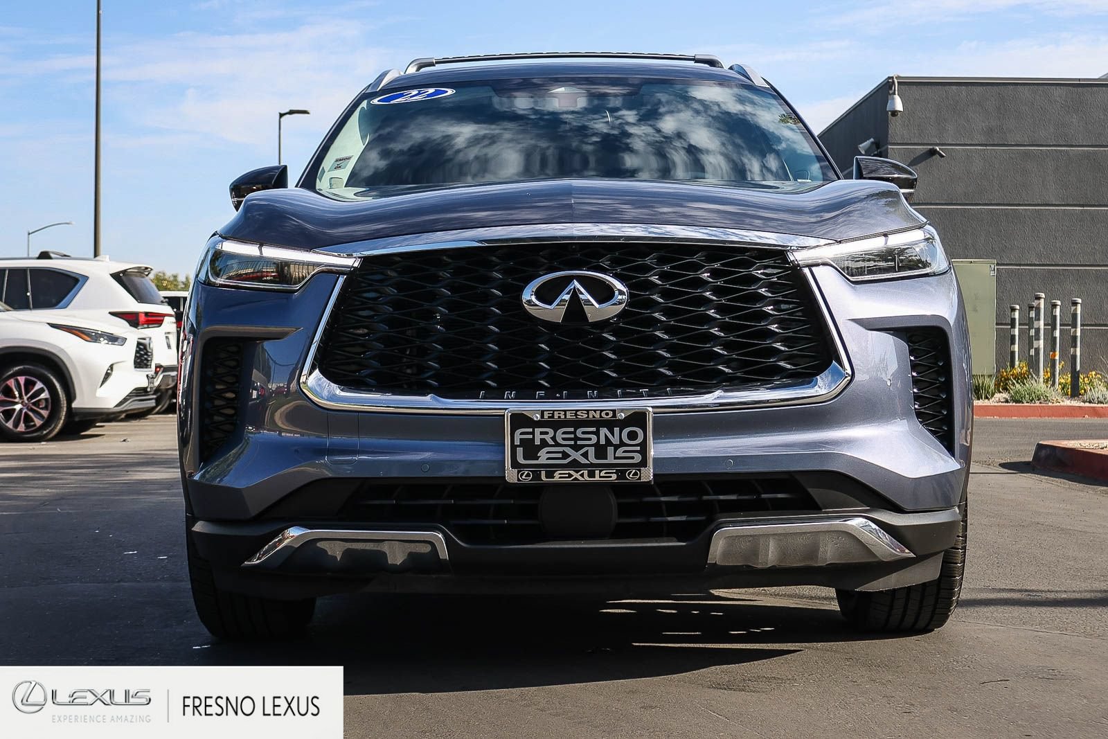Used 2022 INFINITI QX60 Sensory w/ Cargo Package FWD image 2