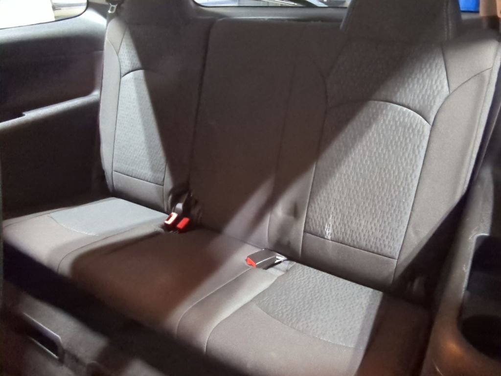 Used 2015 GMC Acadia SLE image 35