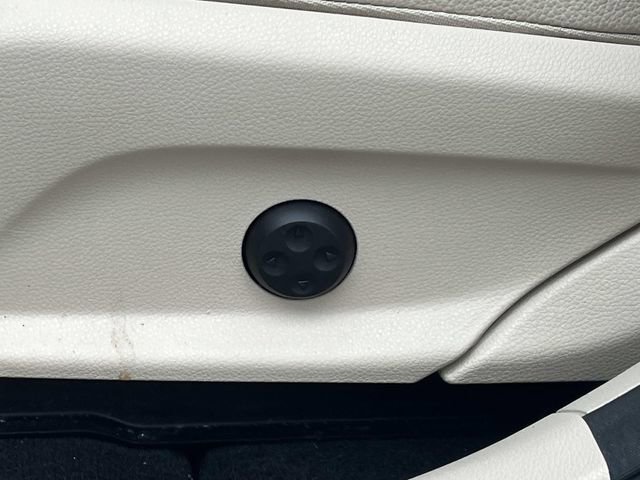 Used 2022 Mercedes-Benz GLC 300 image 23