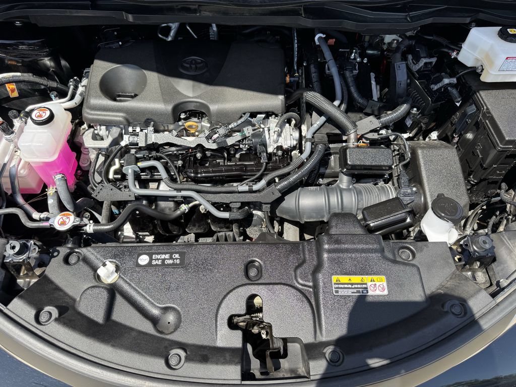 Used 2025 Toyota Sienna XLE FWD image 28