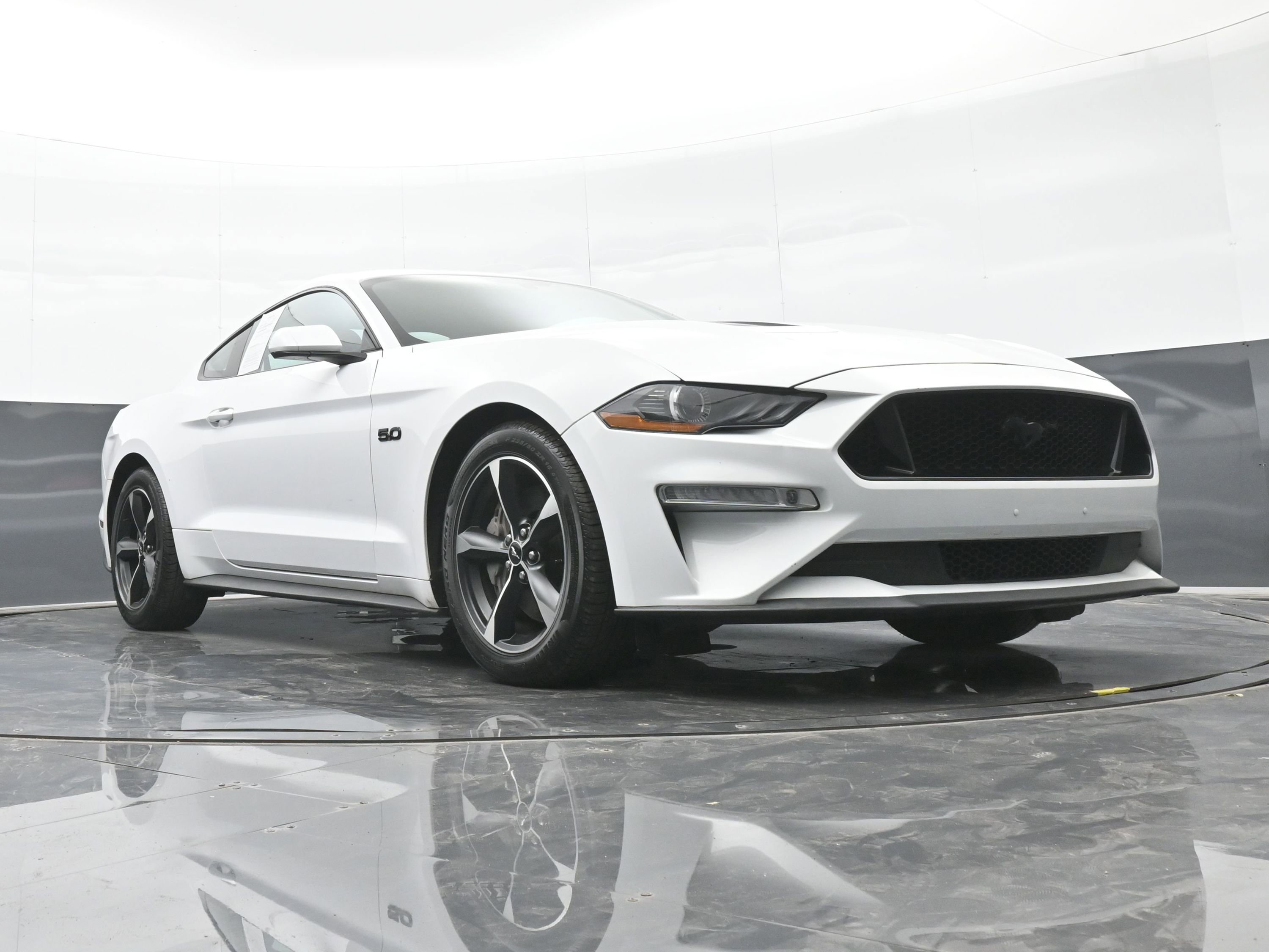 Used 2018 Ford Mustang GT image 35