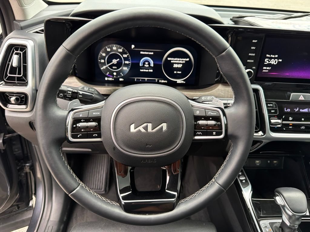 Certified 2023 Kia Sorento SX Prestige AWD/4WD image 16