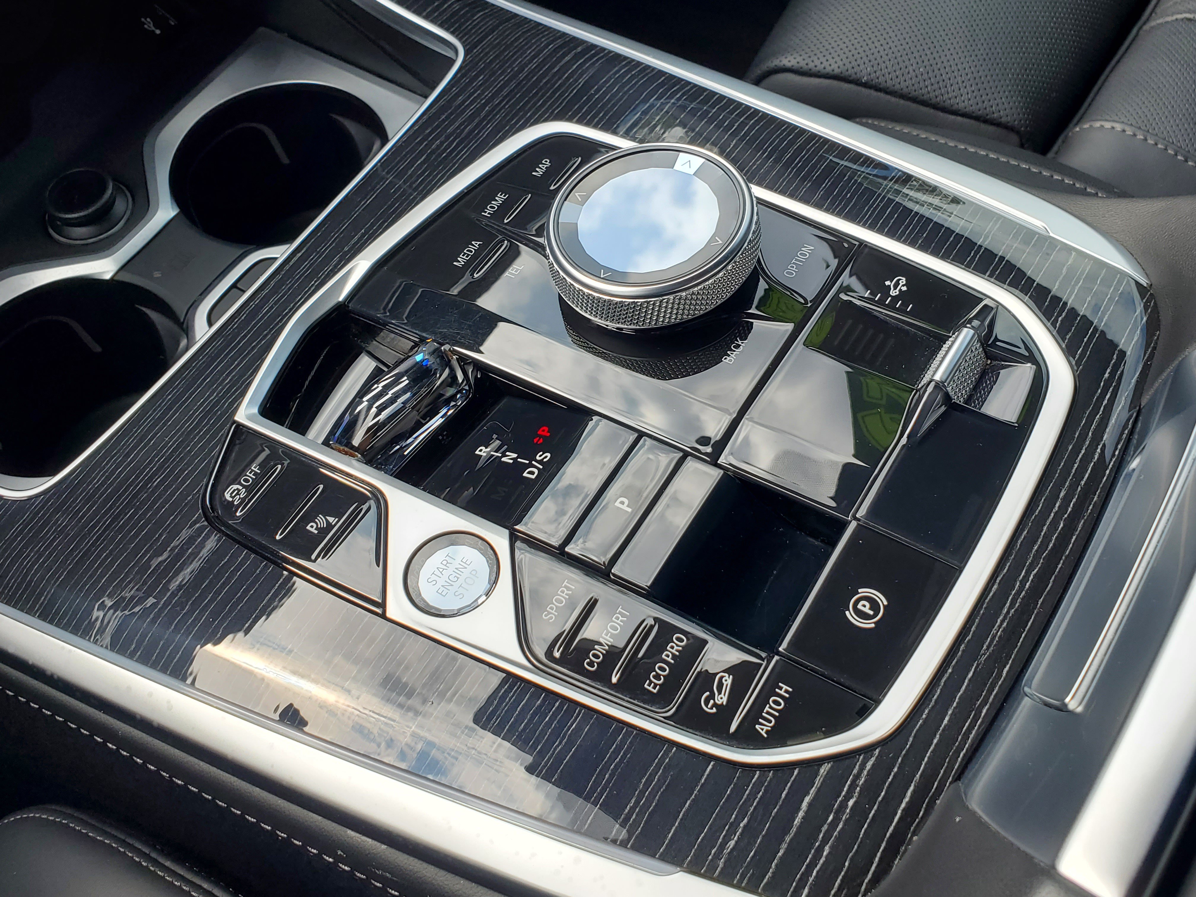Certified 2025 BMW X7 M60i AWD/4WD image 24
