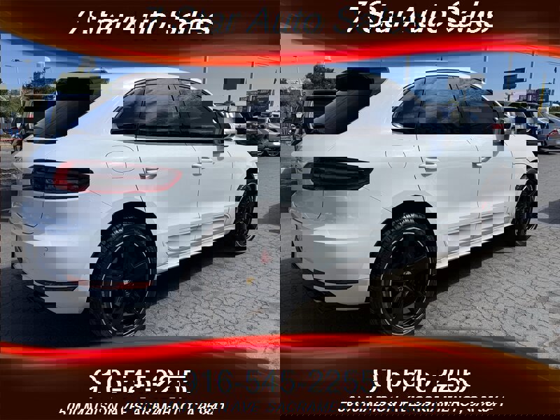 Used 2017 Porsche Macan Turbo image 6