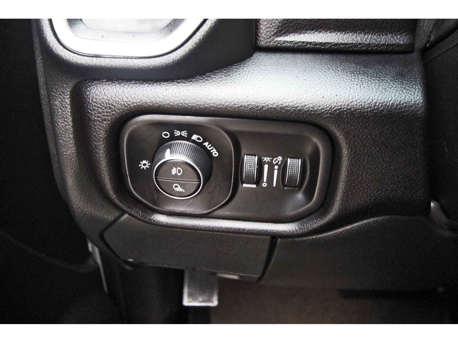 Used 2025 RAM 3500 Laramie w/ Towing Technology Group image 22