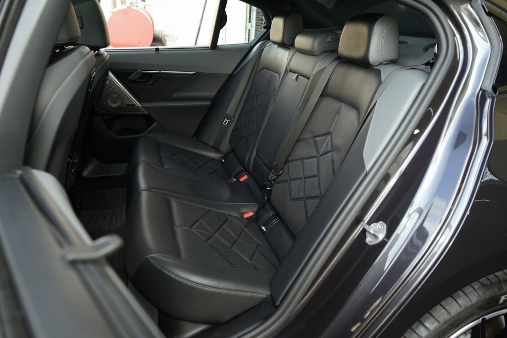 Used 2024 BMW i5 M60 w/ Executive Package image 23