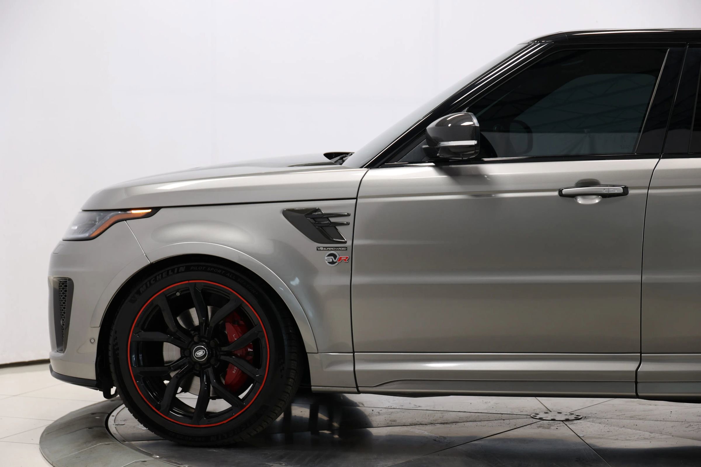 Used 2020 Land Rover Range Rover Sport SVR image 8