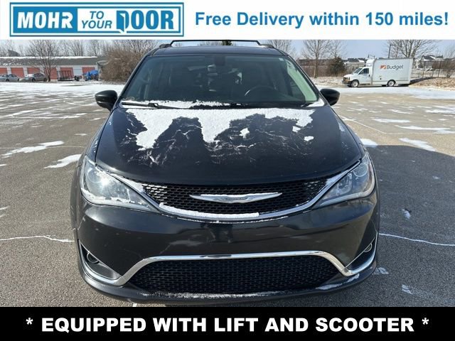 Used 2017 Chrysler Pacifica Touring-L video 2