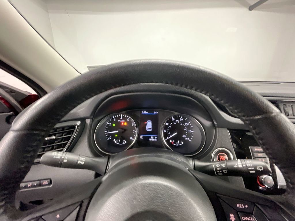 Used 2019 Nissan Rogue SL w/ Premium Package image 11